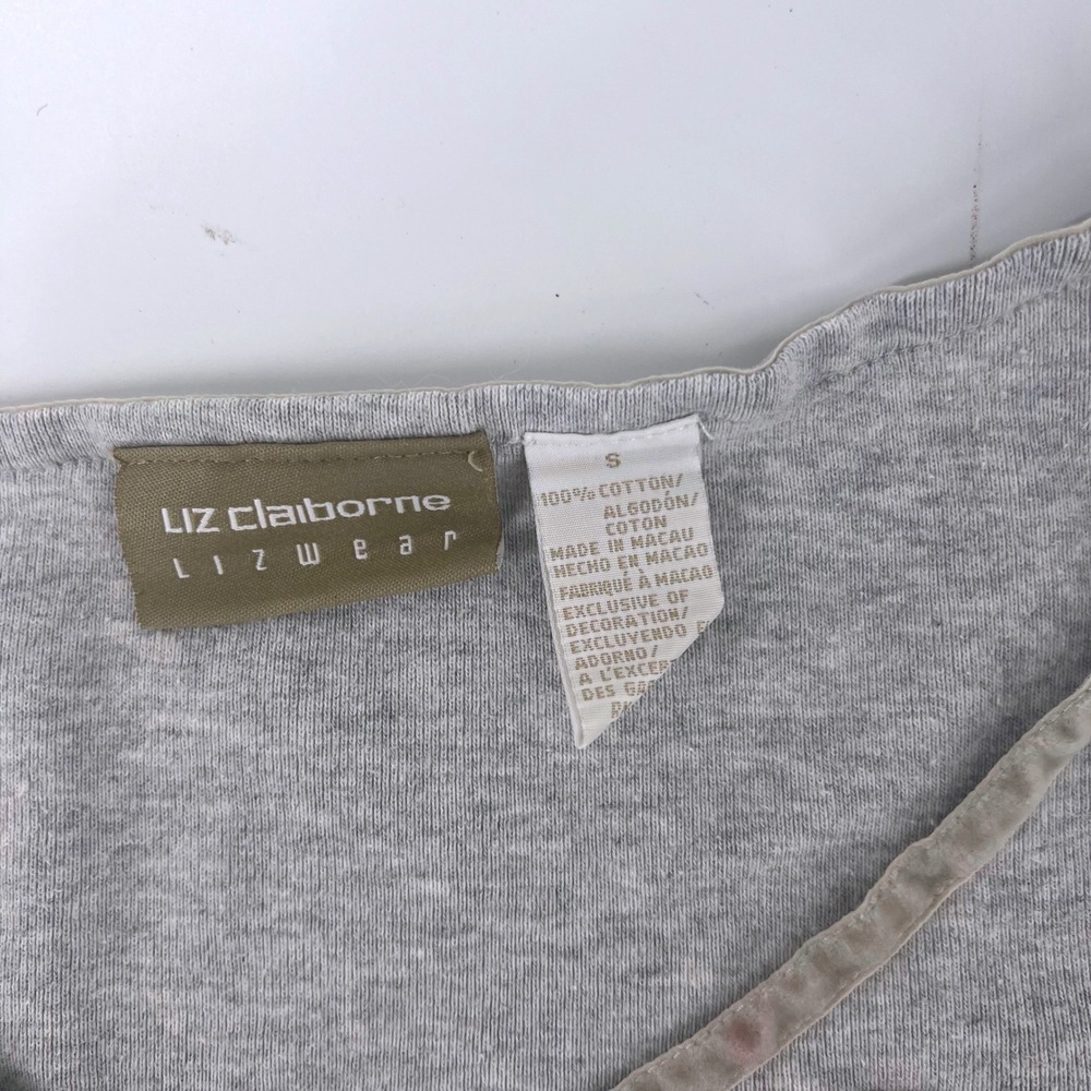 Liz Claiborne Lizwear Vintage Gray Ribbon Rose Baby Tee V-Neck T-Shirt Small - Picture 4 of 8